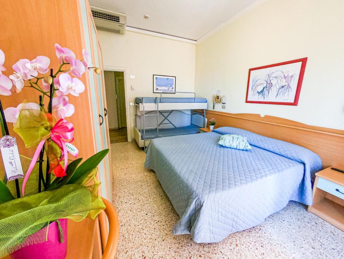Hotel Simplon Bellaria-Igea Marina Habitación foto
