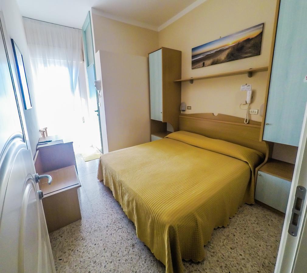 Hotel Simplon Bellaria-Igea Marina Habitación foto